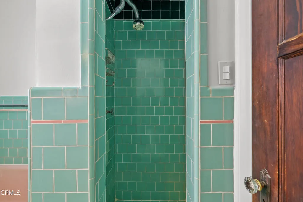 1513 E Garfield Avenue, Glendale, California 91205 home-pic-23